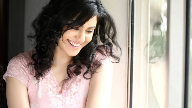 Adah Sharma Theme Preview Image