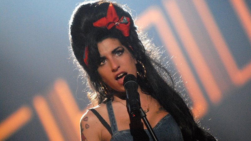 Amy Winehouse Theme Preview Image