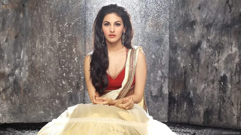 Amyra Dastur Theme Preview Image