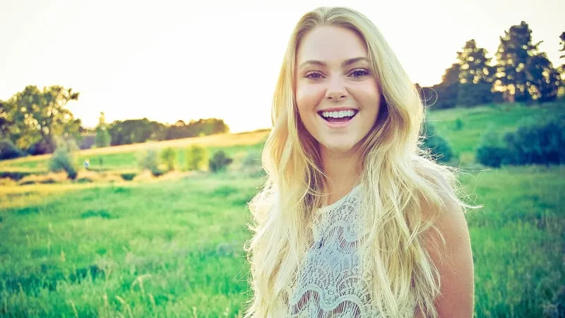 Annasophia Robb Theme Preview Image