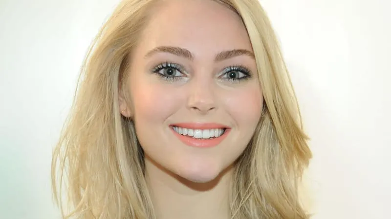 Annasophia Robb Theme Preview Image