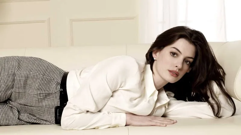 Anne Hathaway Theme Preview Image