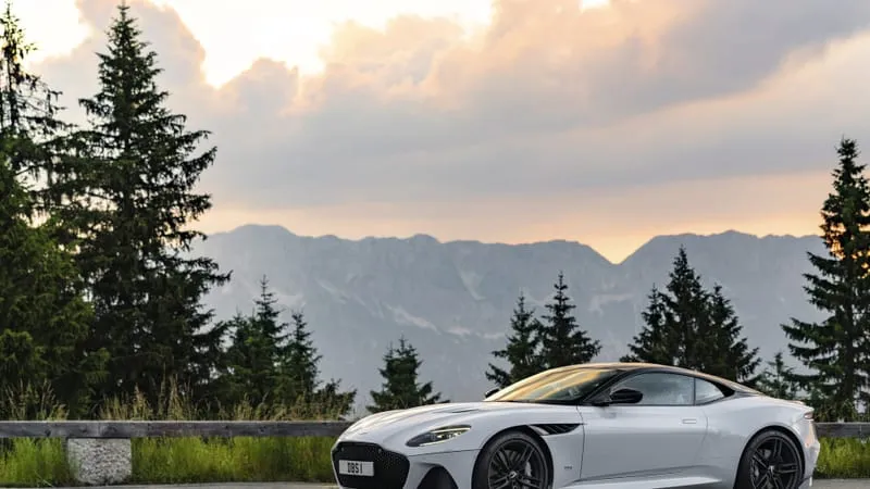 Aston Martin DBS Superleggera Theme Preview Image