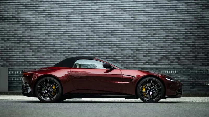 Aston Martin Vantage Roadster Theme Preview Image