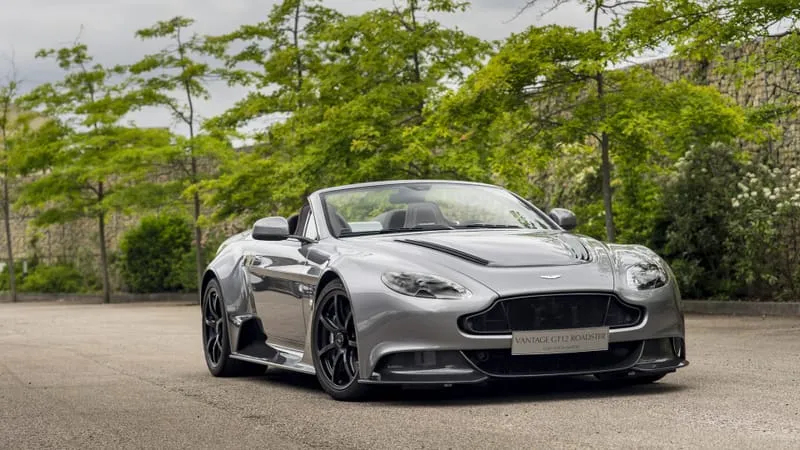 Aston Martin Vantage Roadster Theme Preview Image