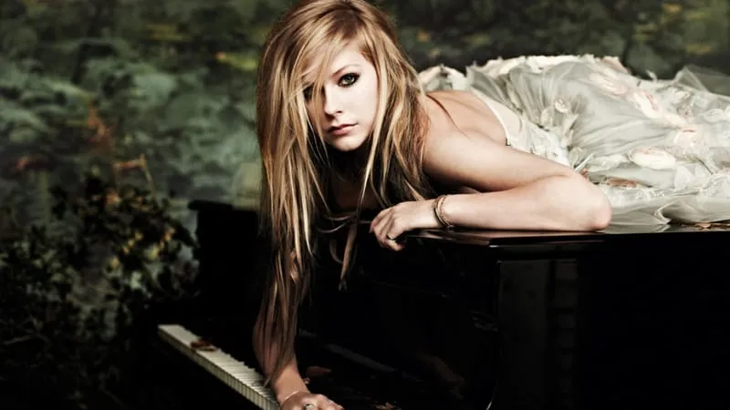 Avril Lavigne Theme Preview Image