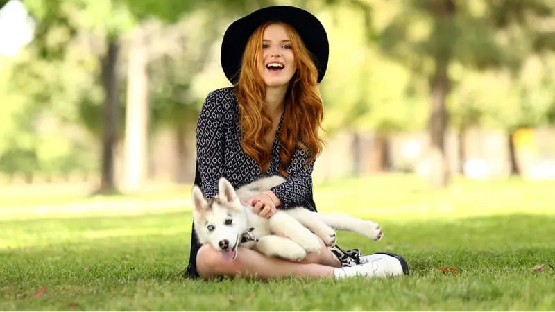 Bella Thorne Theme Preview Image