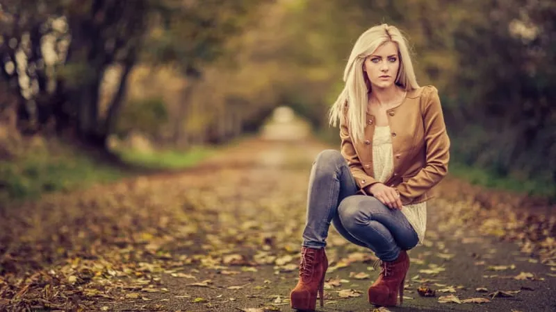 Blonde Women Theme Preview Image