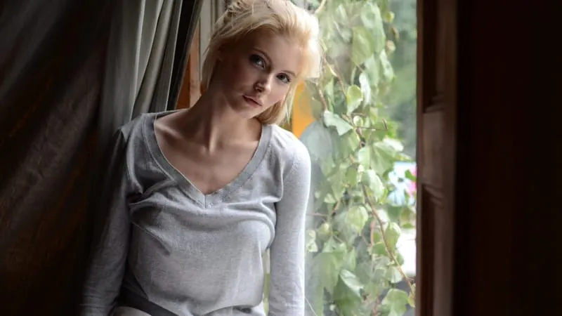 Blonde Women Theme Preview Image