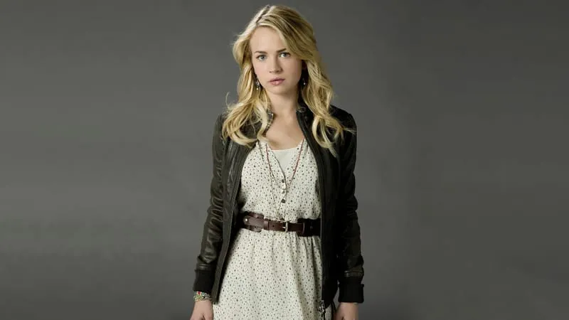 Brittany Robertson Theme Preview Image