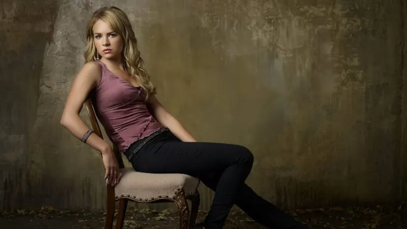 Brittany Robertson Theme Preview Image