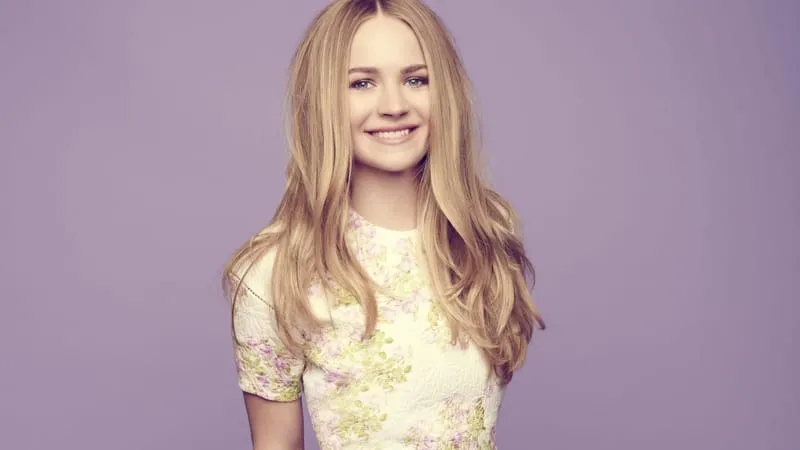 Brittany Robertson Theme Preview Image