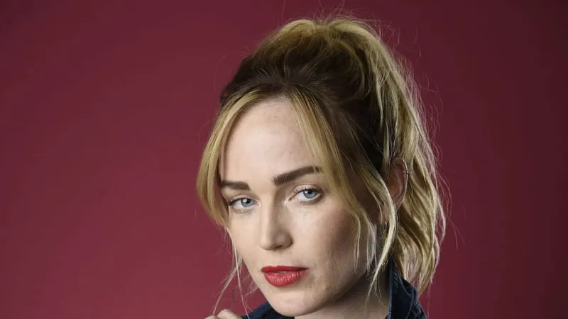 Caity Lotz Theme Preview Image