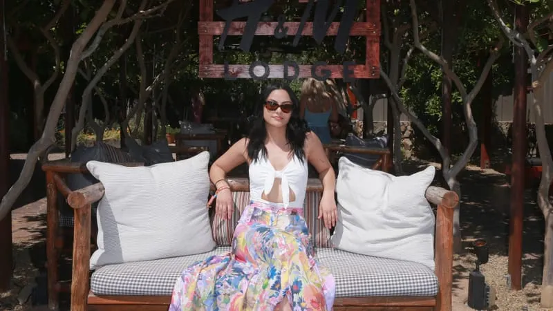 Camila Mendes Theme Preview Image