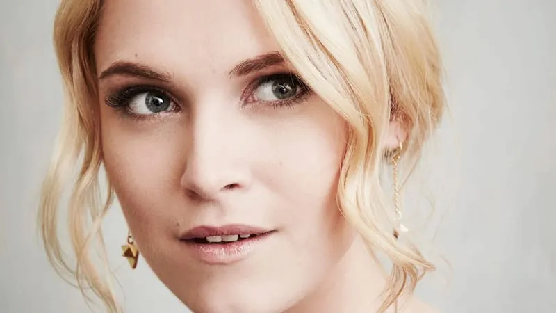 Eliza Taylor Theme Preview Image