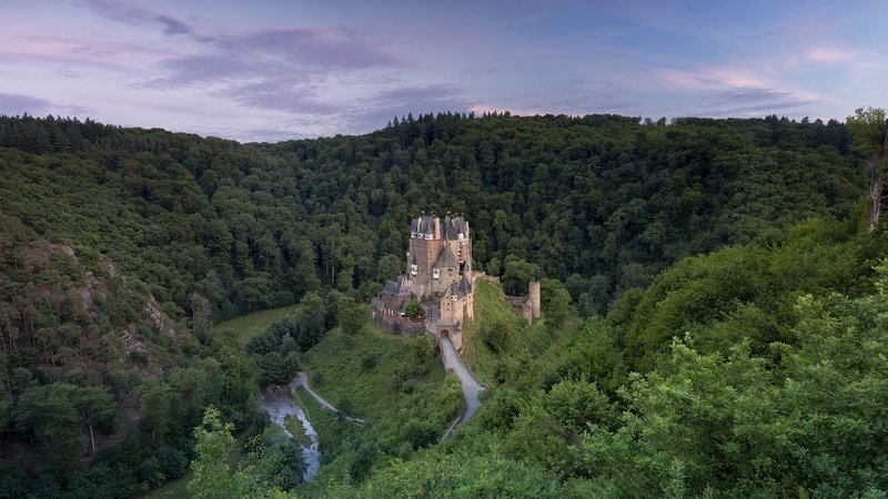 Eltz Castle Theme Preview Image