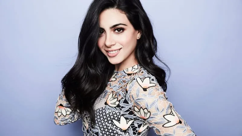 Emeraude Toubia Theme Preview Image