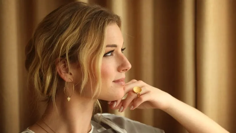 Emily VanCamp Theme Preview Image