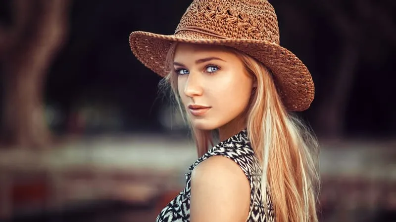 Eva Mikulski Theme Preview Image