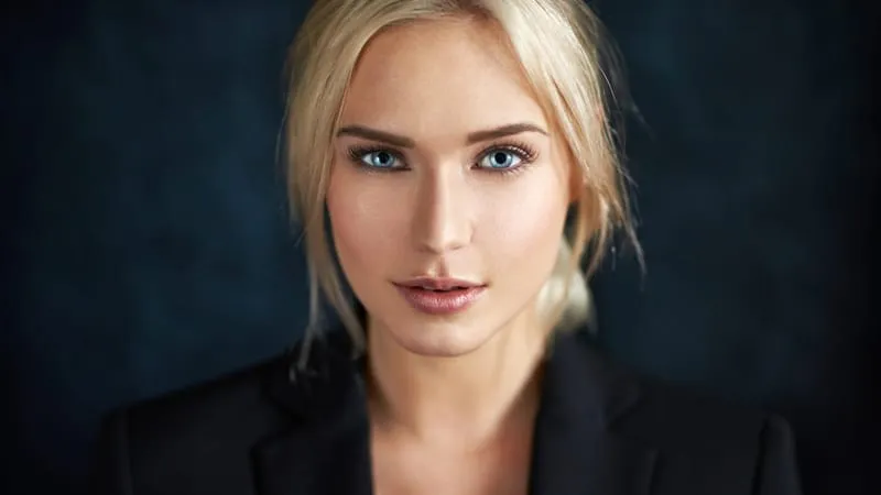 Eva Mikulski Theme Preview Image