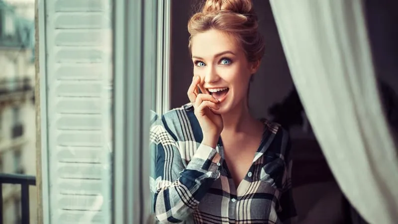 Eva Mikulski Theme Preview Image