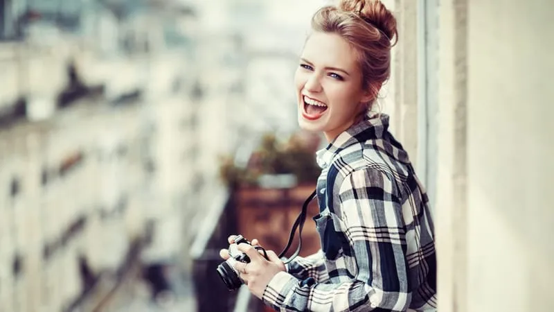 Eva Mikulski Theme Preview Image