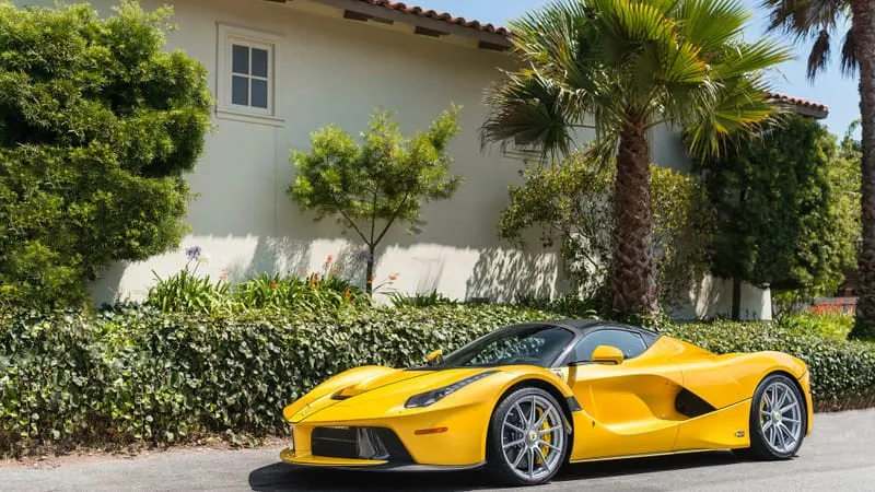 Ferrari LaFerrari Aperta Theme Preview Image