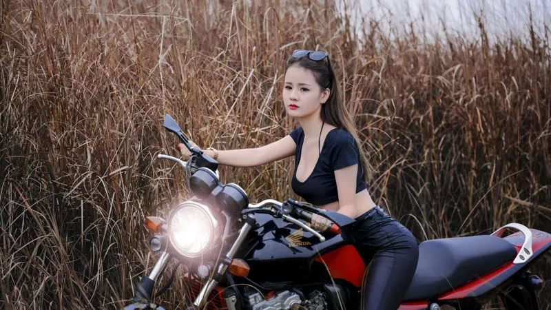 Girls & Motorcycles Theme Preview Image