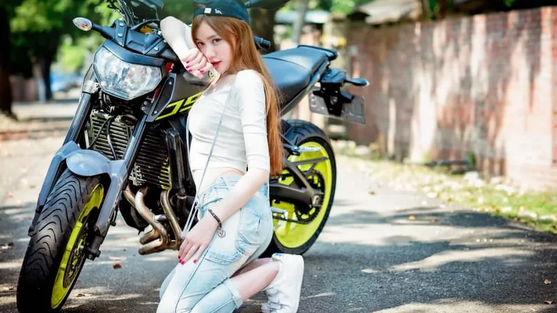 Girls & Motorcycles Theme Preview Image