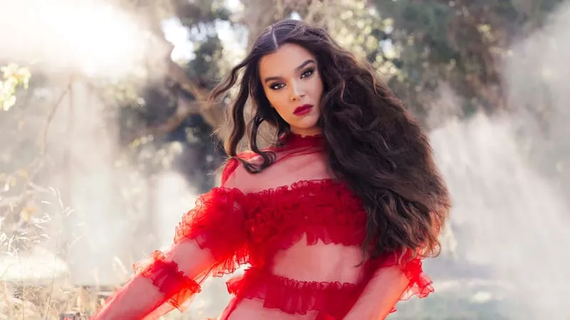 Hailee Steinfeld Theme Preview Image