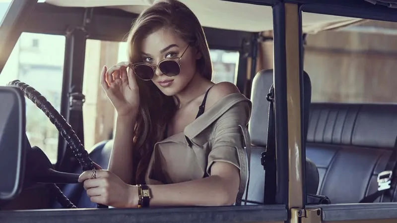 Hailee Steinfeld Theme Preview Image