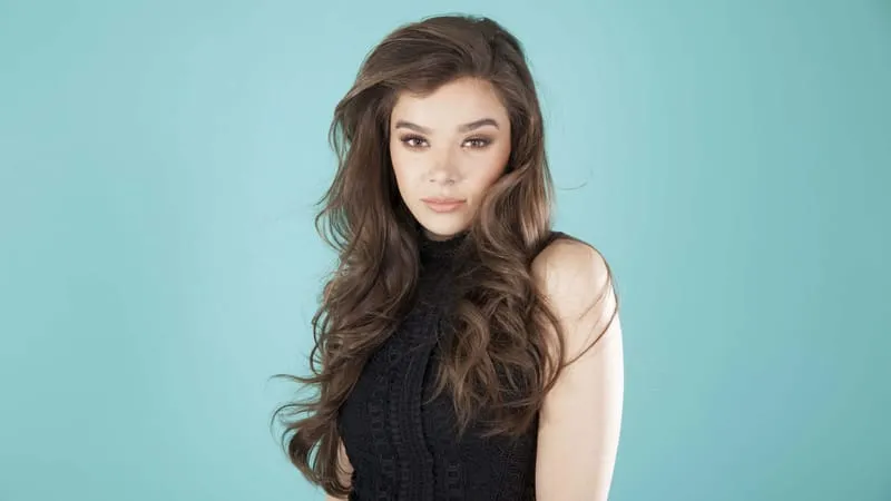 Hailee Steinfeld Theme Preview Image
