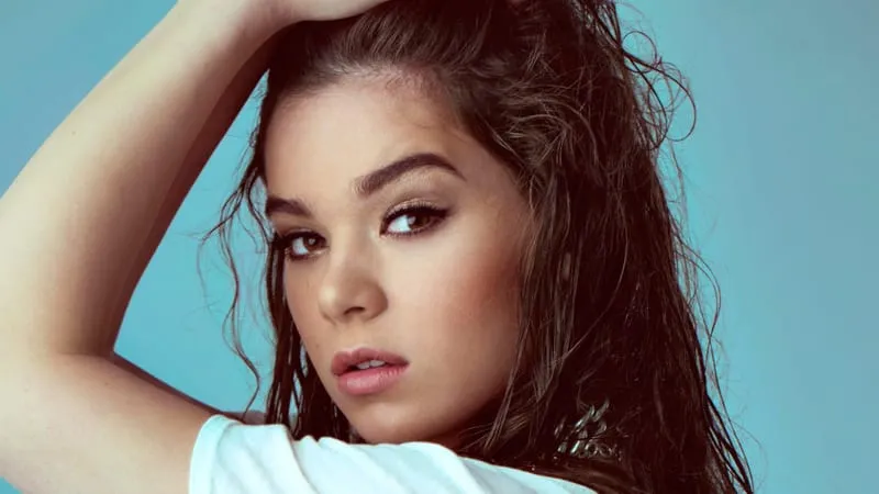 Hailee Steinfeld Theme Preview Image