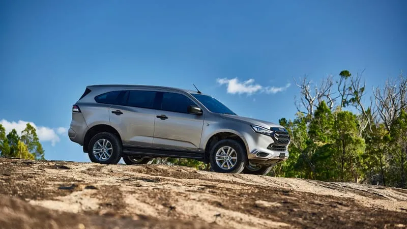 Isuzu MU-X Theme Preview Image