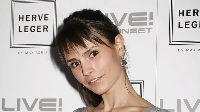 Jordana Brewster Theme Preview Image