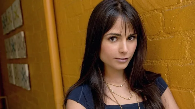 Jordana Brewster Theme Preview Image