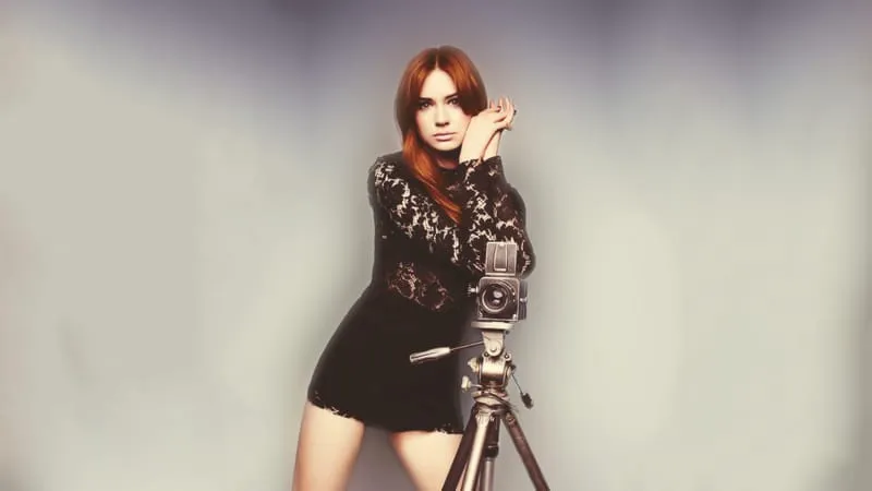 Karen Gillan Theme Preview Image
