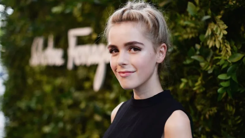 Kiernan Shipka Theme Preview Image