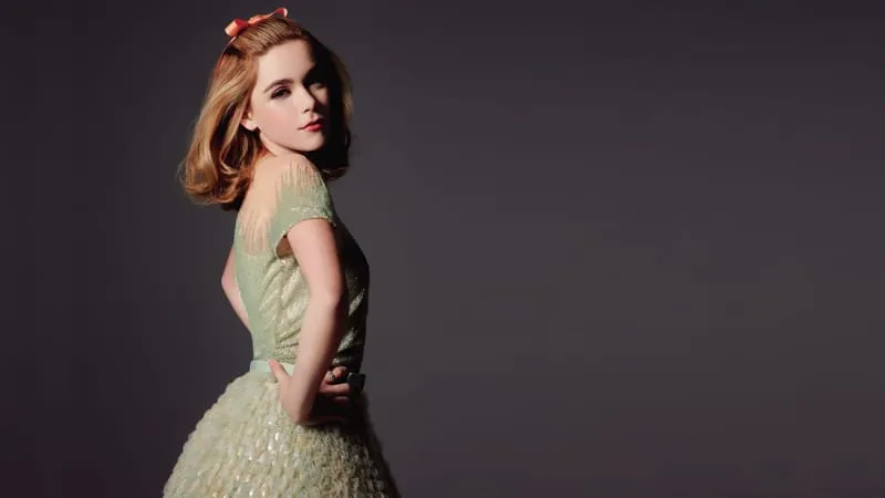 Kiernan Shipka Theme Preview Image