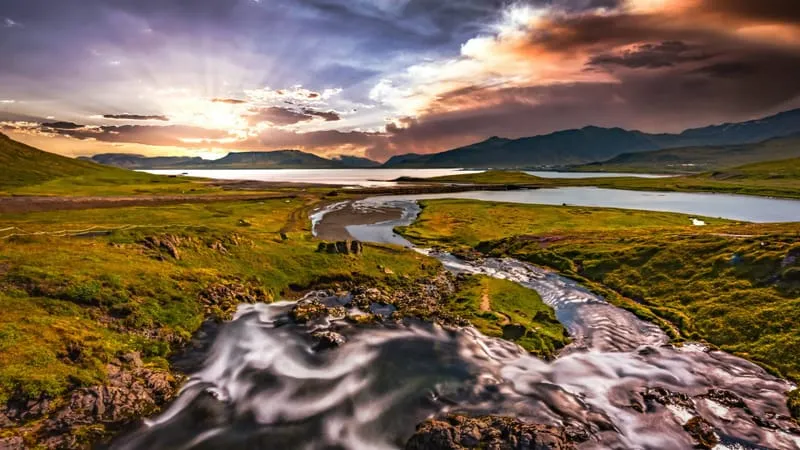 Kirkjufell Theme Preview Image