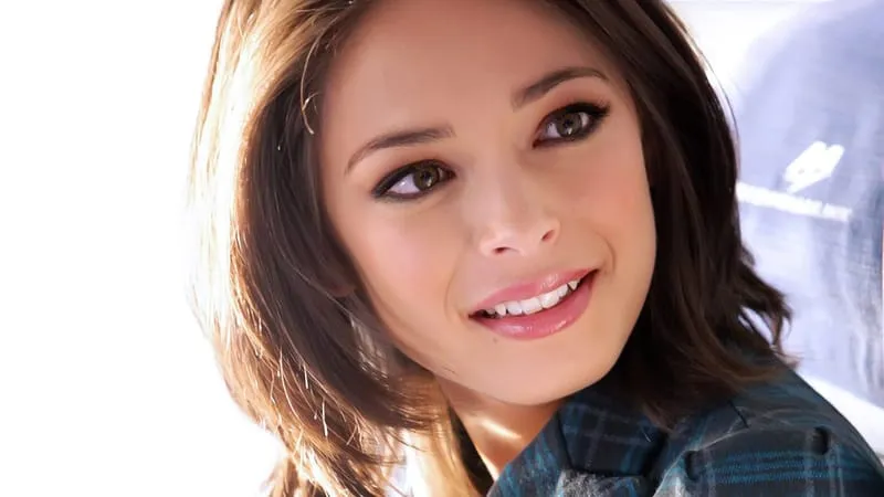Kristin Kreuk Theme Preview Image