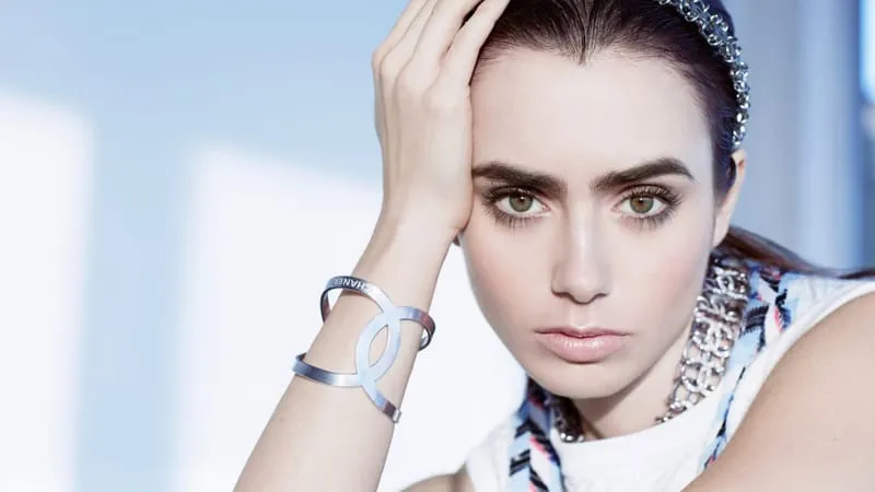 Lily Collins Theme Preview Image