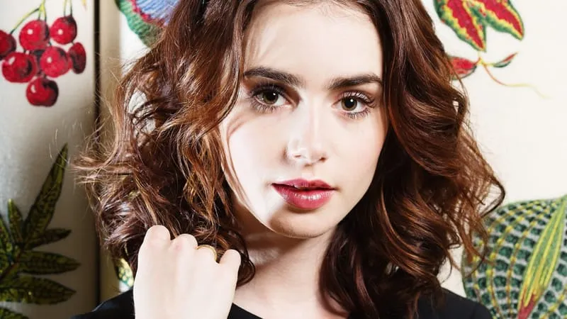 Lily Collins Theme Preview Image