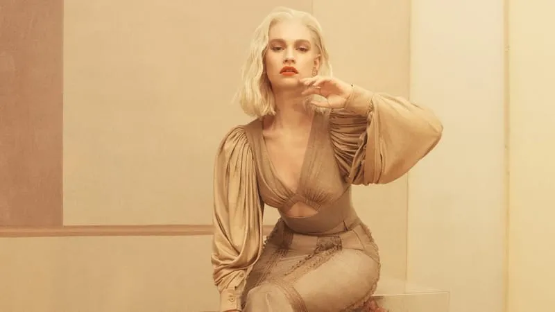 Lily James Theme Preview Image
