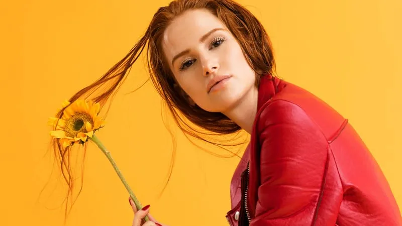 Madelaine Petsch Theme Preview Image
