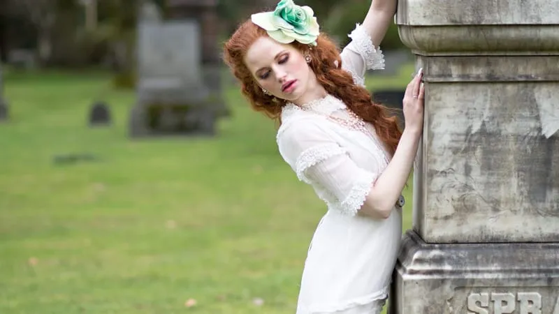 Madelaine Petsch Theme Preview Image