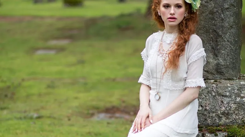 Madelaine Petsch Theme Preview Image