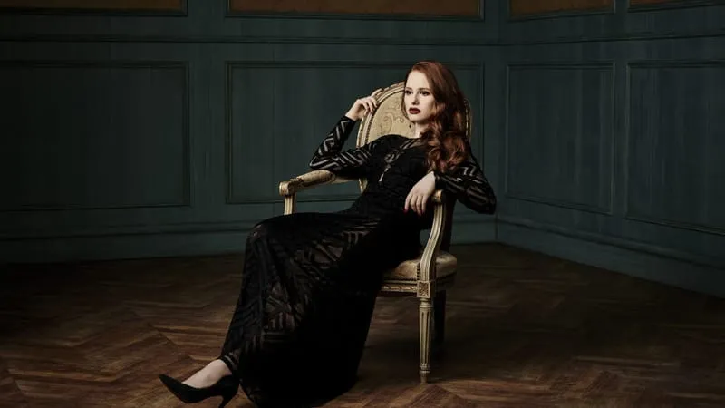 Madelaine Petsch Theme Preview Image