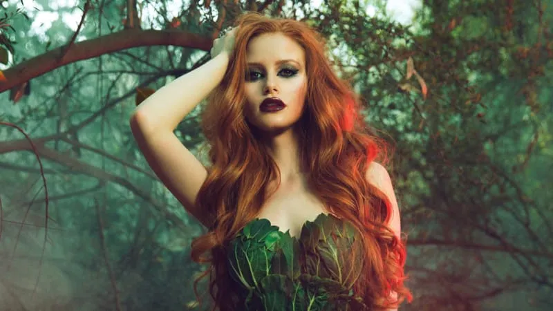 Madelaine Petsch Theme Preview Image