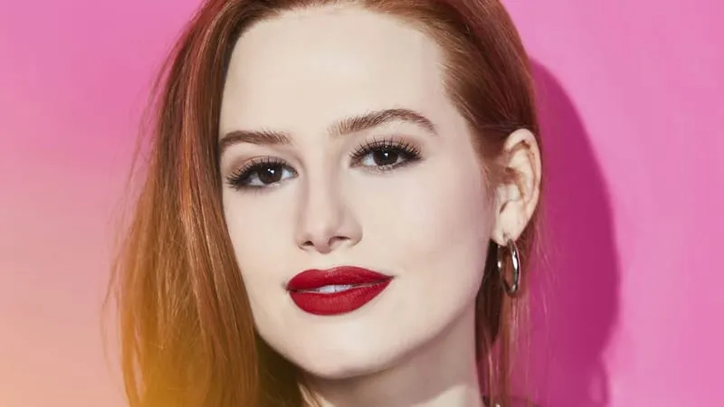 Madelaine Petsch Theme Preview Image